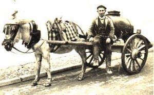 Aguador en su carro con caballo