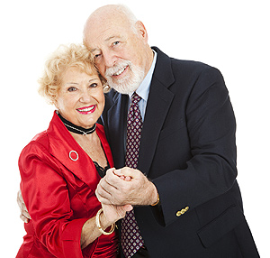 abuelos bailando en sus bodas de oro